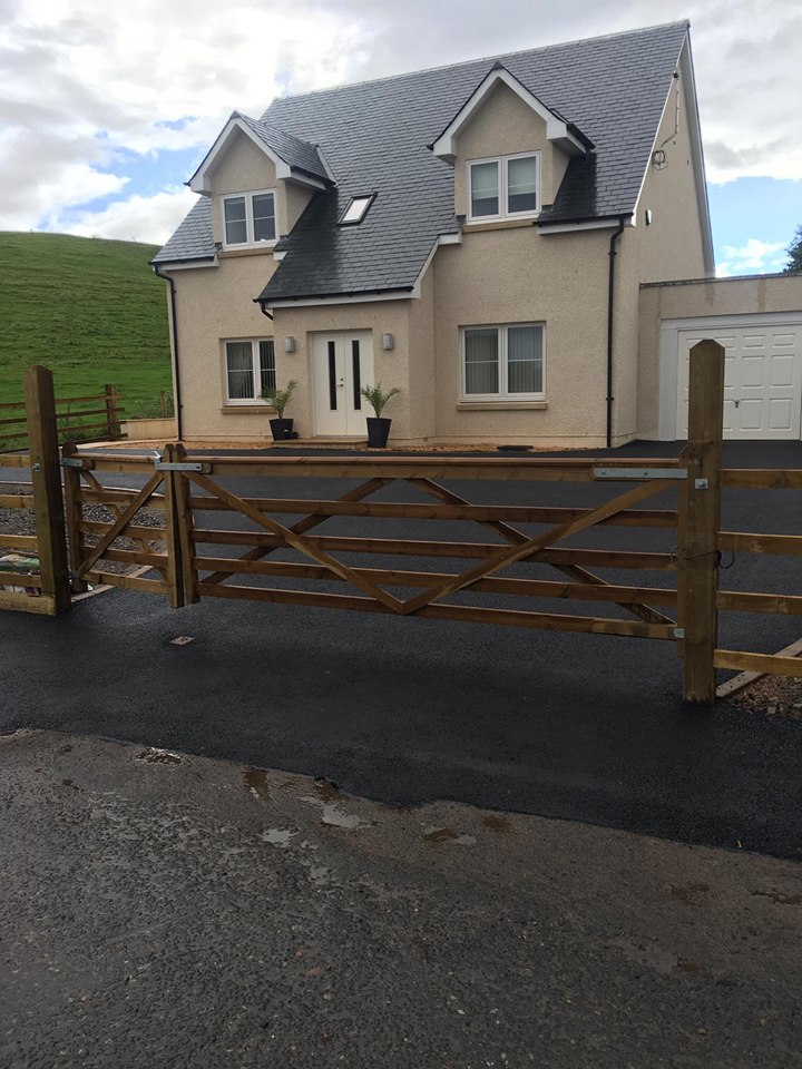New tarmac driveway for house in North Middleton, Midlothian
