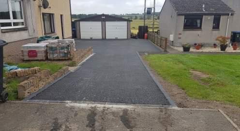 New Tarmac Driveway with Charcoal Monoblock Edging and Aqua Channel Drainage