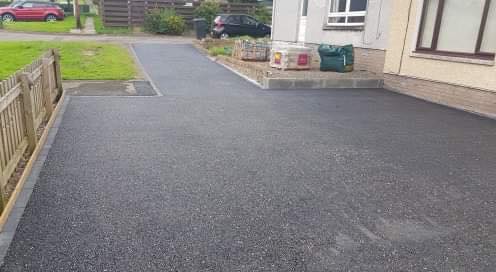 New Tarmac Driveway with Charcoal Monoblock Edging and Aqua Channel Drainage